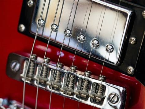 direct mounted pickups vs pickguard